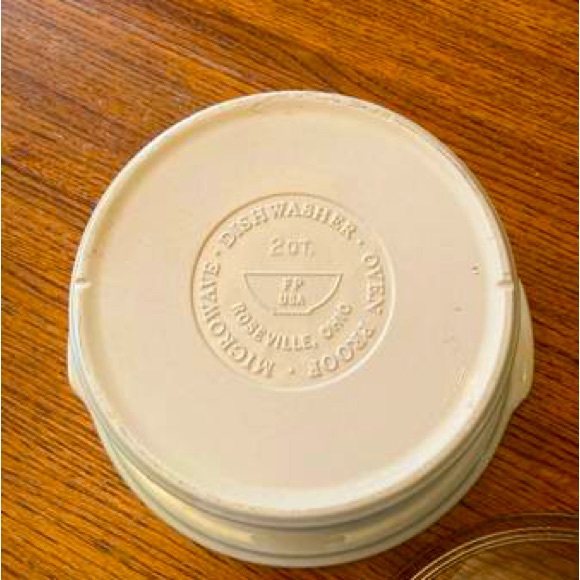 Roseville Pottery Casserole Dish 2 quart - Picture 2 of 2